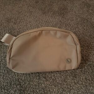 Lole beige crossbody belt bag
